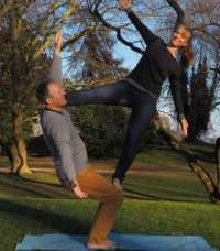 Akrobatik als Feldenkrais Labor Bettina & Christof Akrobatik als Feldenkrais Labor Bettina & Christof